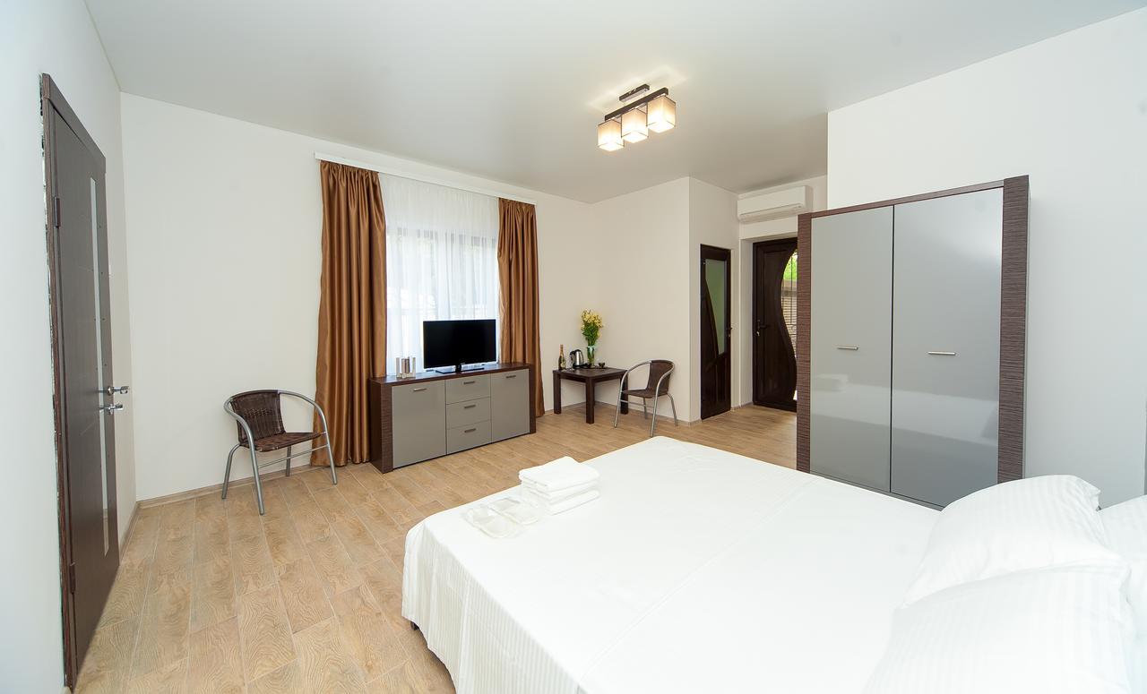 Hotel Fusion Одеса Екстериор снимка