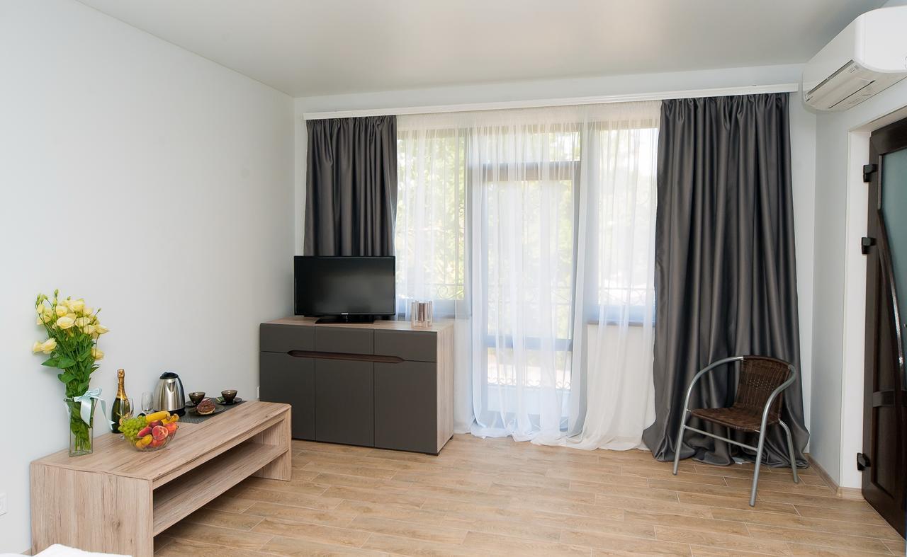 Hotel Fusion Одеса Екстериор снимка