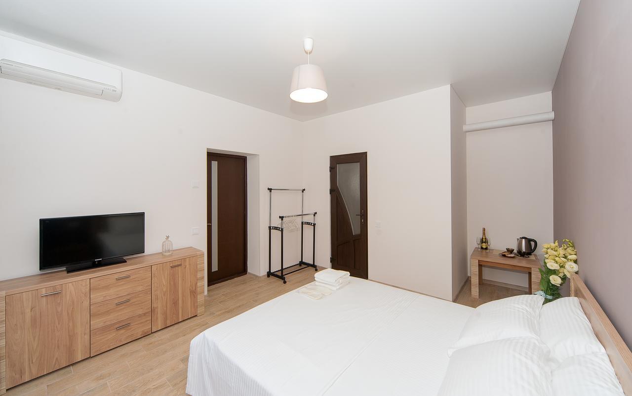 Hotel Fusion Одеса Екстериор снимка