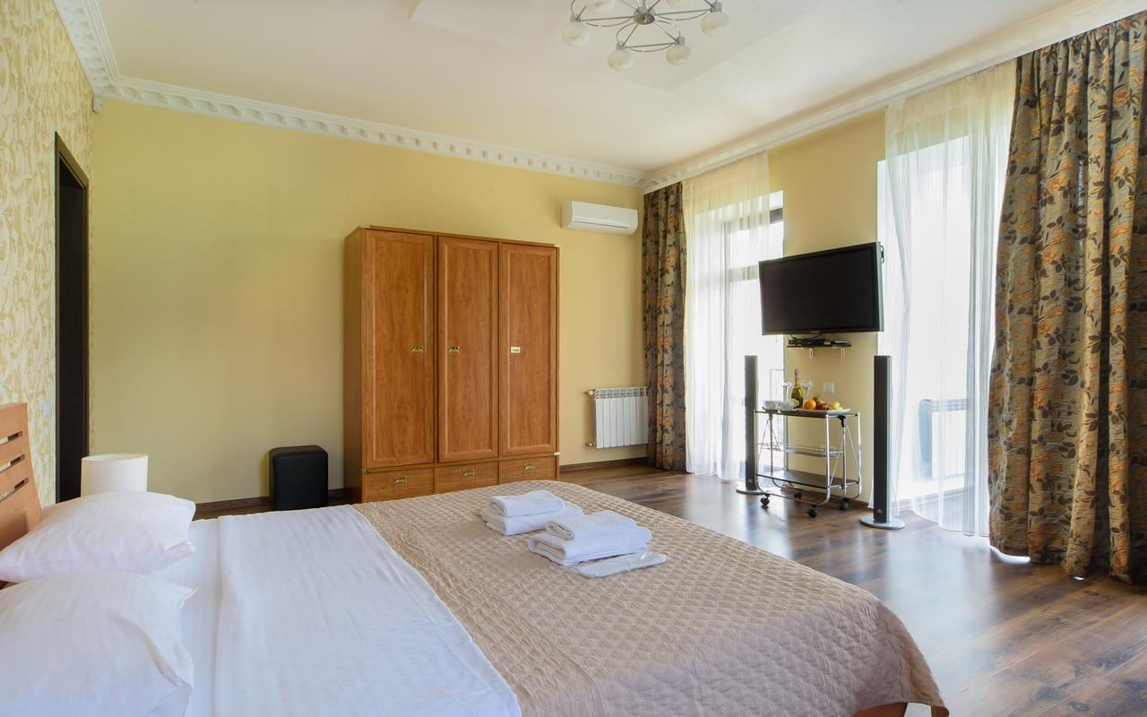 Hotel Fusion Одеса Екстериор снимка