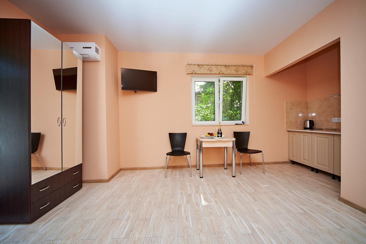 Hotel Fusion Одеса Екстериор снимка